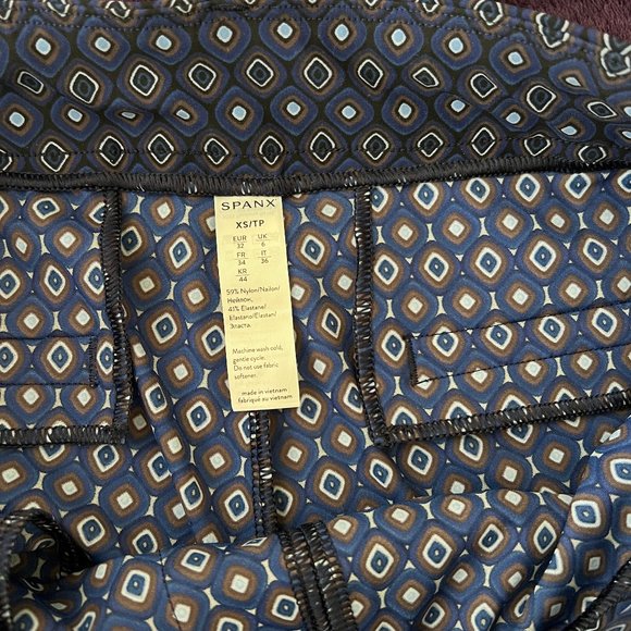 Spanx Sunshine Shorts 6" Navy XS - Picture 2 of 5